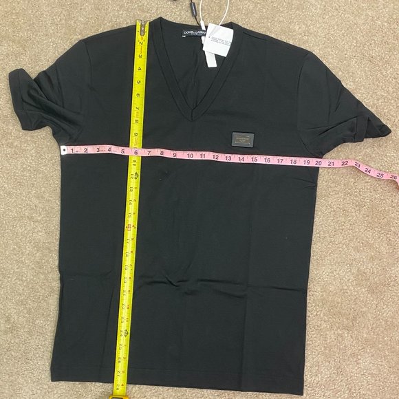 Dolce & Gabbana V-neck T-shirt Black with plaque mens IT 48 or Medium - Picture 6 of 7